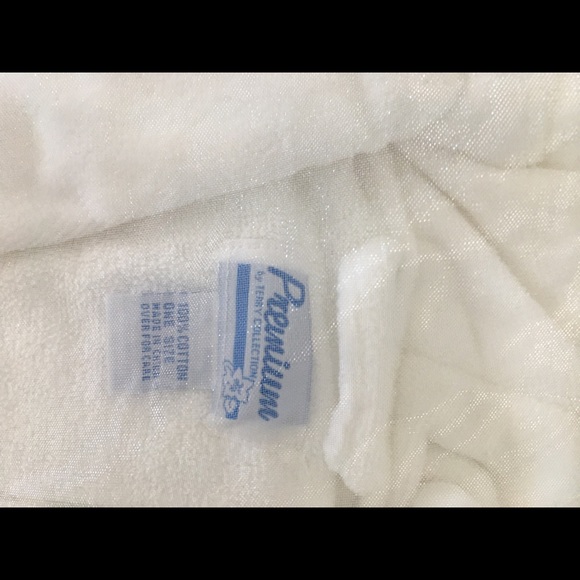 NWT white robe - Picture 2 of 2